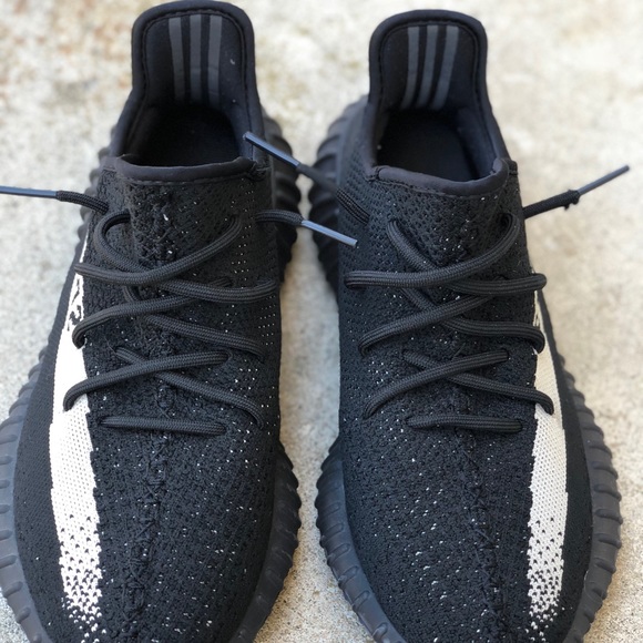 Yeezy V2 Boost, US-9.5, Oreo and also Bred color. - Picture 6 of 8